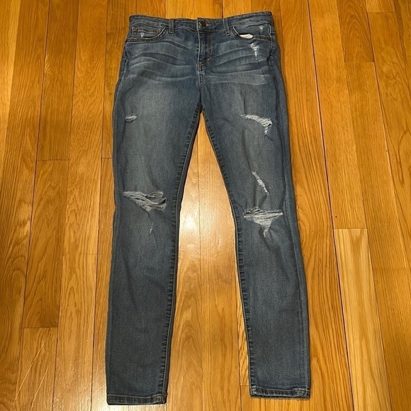 Joe’s womens skinny distressed jeans size 29. - Picture 2 of 8